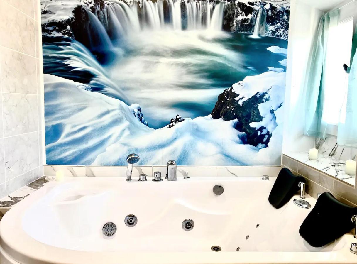 Apartment - Jacuzzi, Wifi, Clim, Retroprojecteur