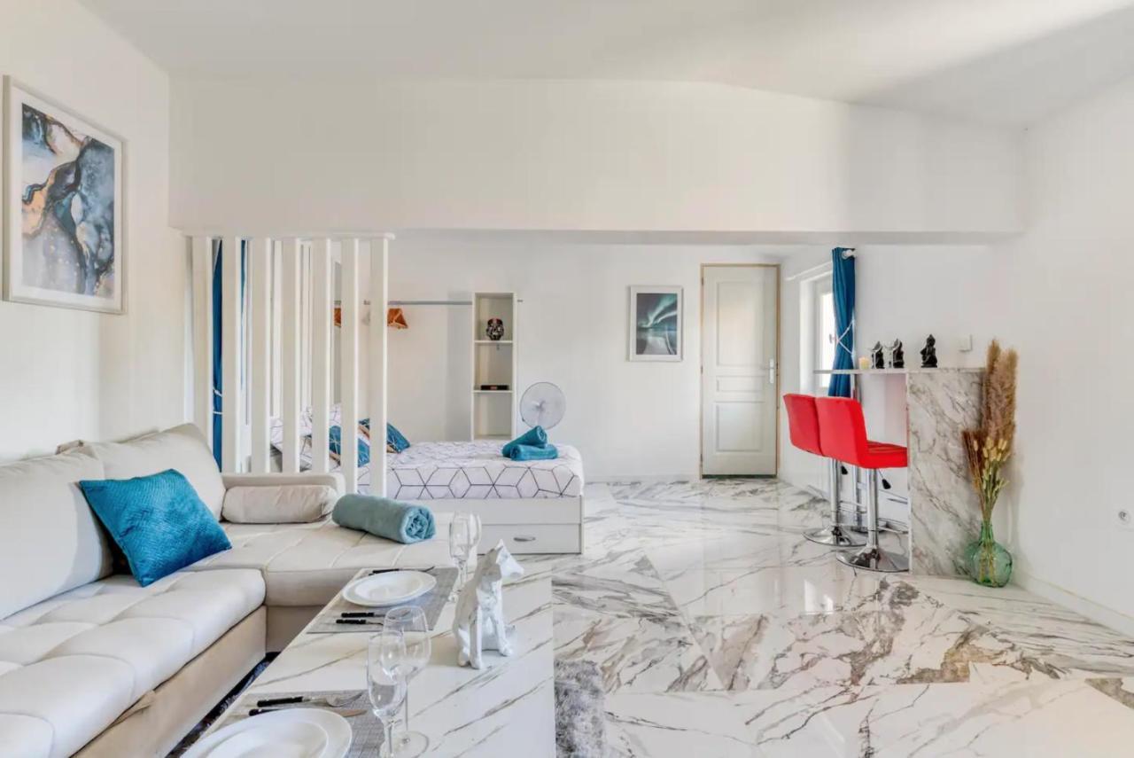 - Jacuzzi, Wifi, Clim, Retroprojecteur Apartment *