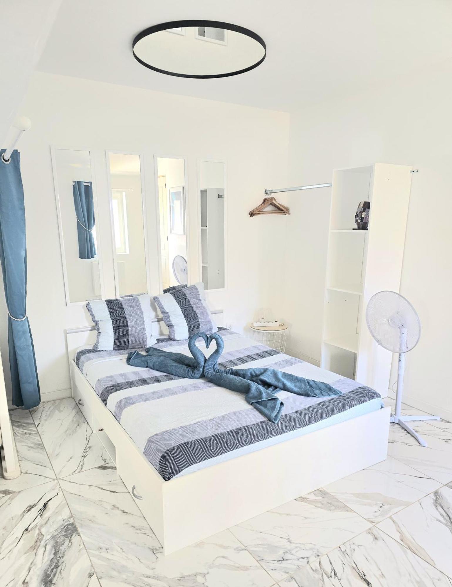 - Jacuzzi, Wifi, Clim, Retroprojecteur *